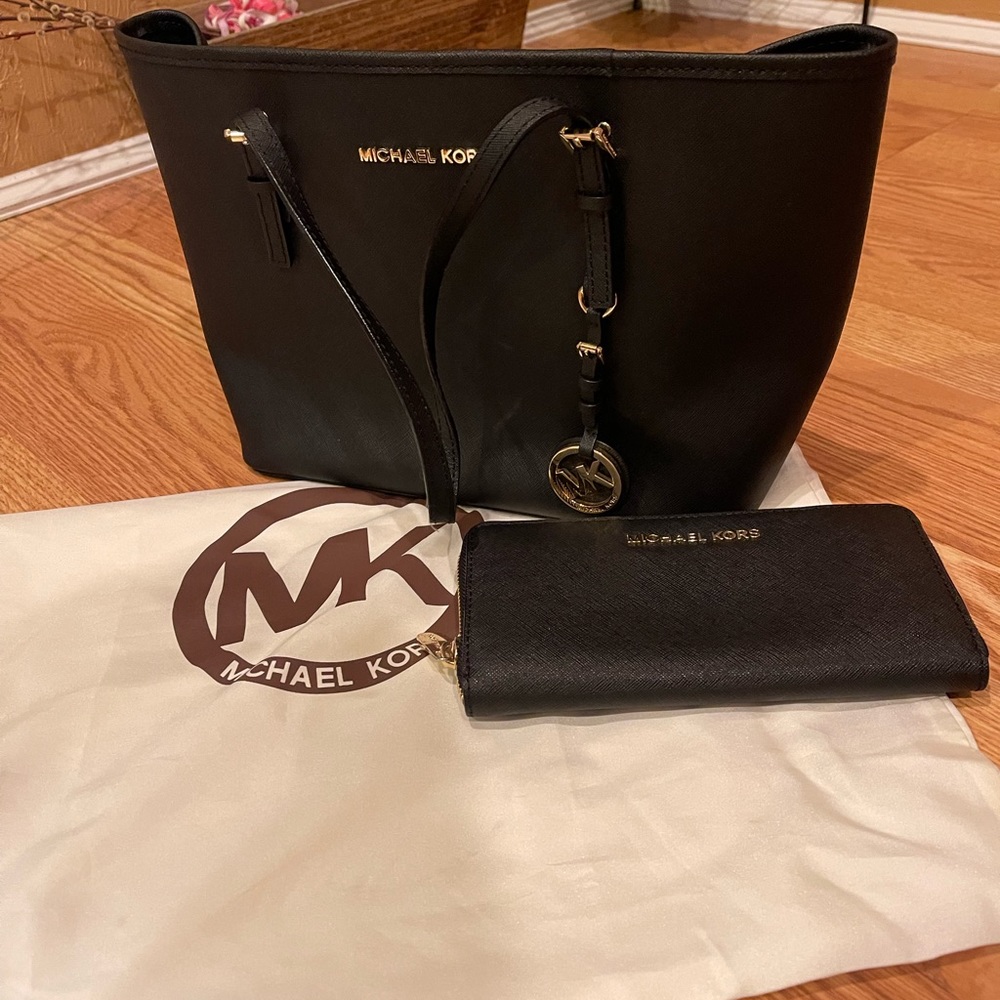 Michael Kor’s bag & wallet